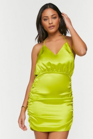 Vestido Forever 21 Satin Ruched Halter Mini Mujer Verde | q5b3uEzg8Nc