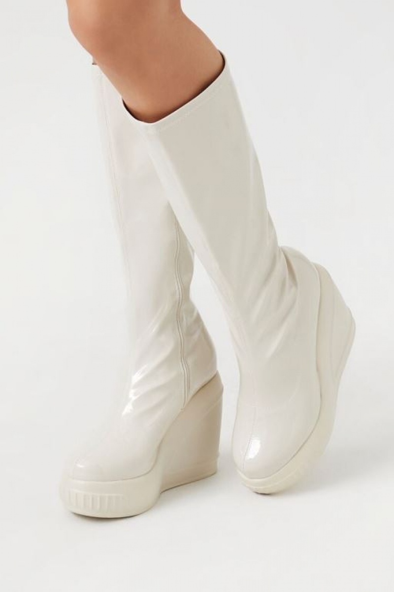 Botas Forever 21 Faux Patent Cuero Wedge Mujer Creme | zaV8NxKwGMF