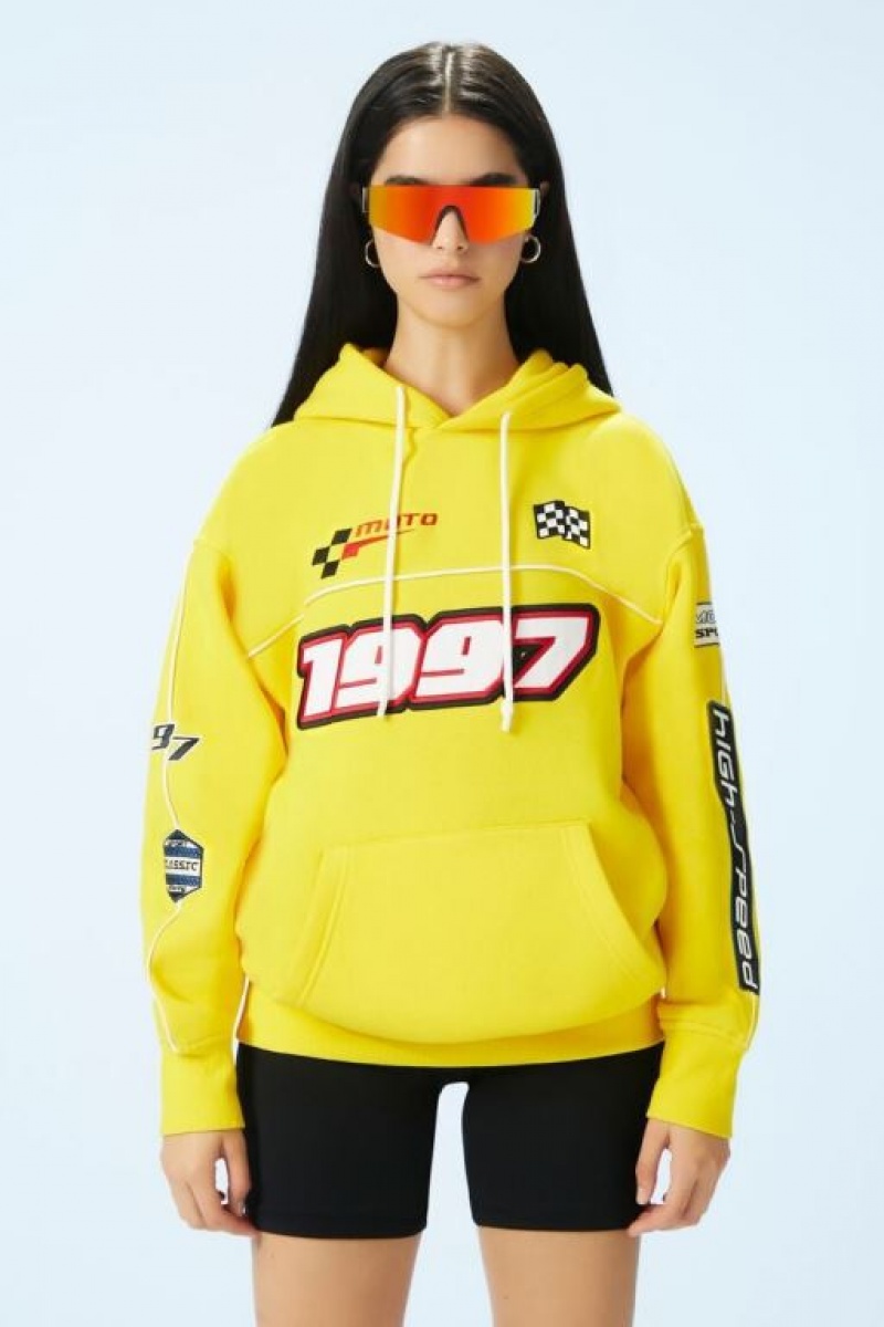 Sudadera con Capucha Forever 21 Embroidered Moto Patch Mujer Amarillo Multicolor | hHtfRKUPV9d